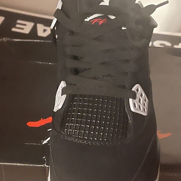Air Jordan 4 Retro - Picture 1 of 3
